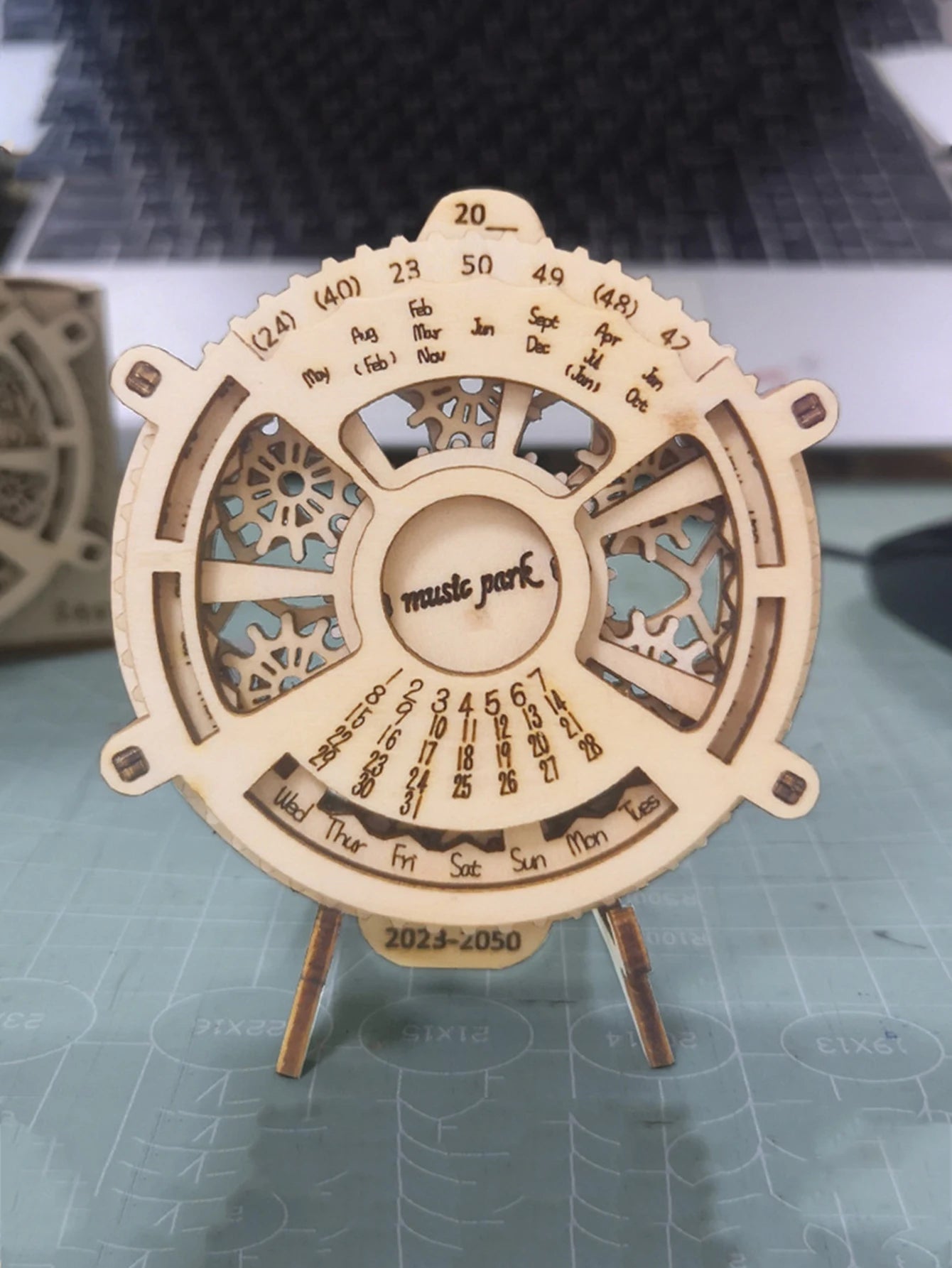 3D Wooden Puzzle Perpetual Calendar Mechanical Gears Toy Building Set Brain Teaser Games Engineering Toys model kits handmade