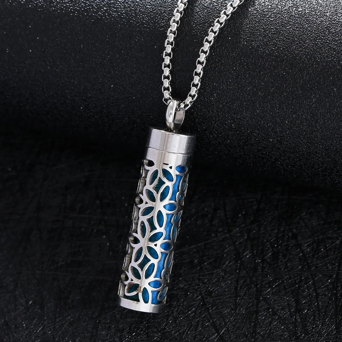 Essential Oil Necklace Aromatherapy Pendant Necklace 316L Stainless Steel Diffuser Necklace, Essential Oil Jewelry Gift
